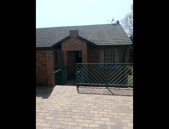 2 BEDROOM APARTMENT FOR SALE IN FAERIE GLEN